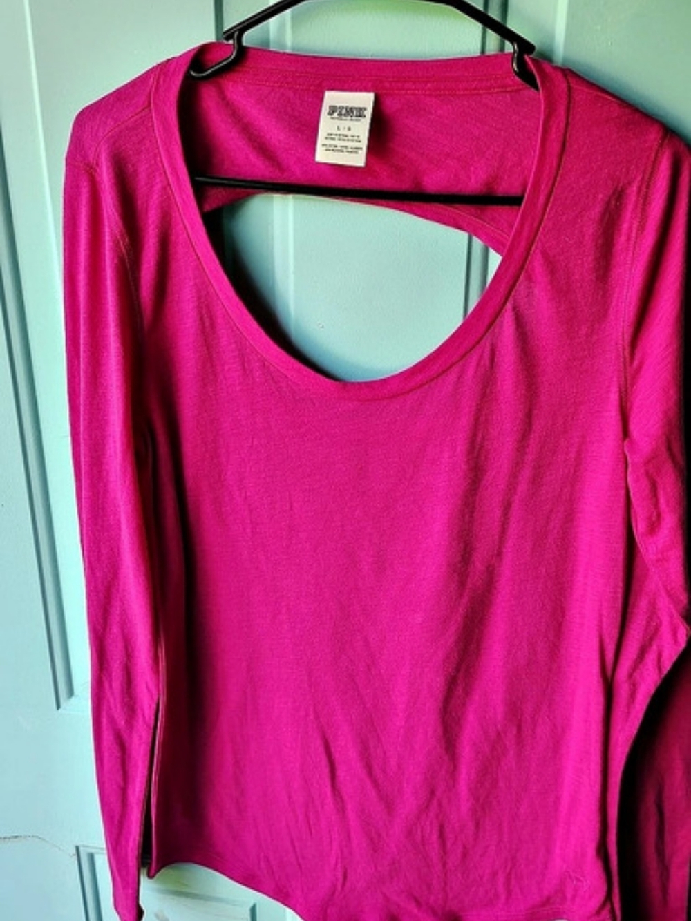 PINK Long Sleeve Scoop Neck Size Large